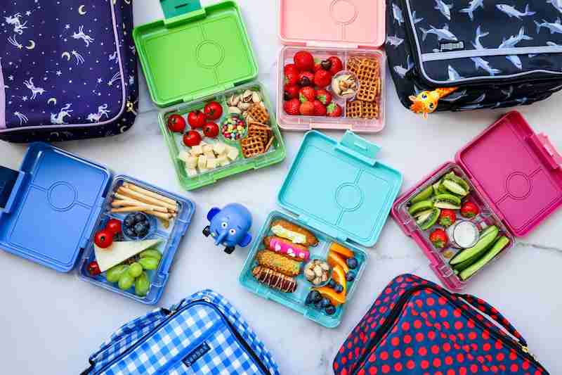 Yumbox Snack 3 Compartment Bento Box: Fifi Pink - Rainbow Tray